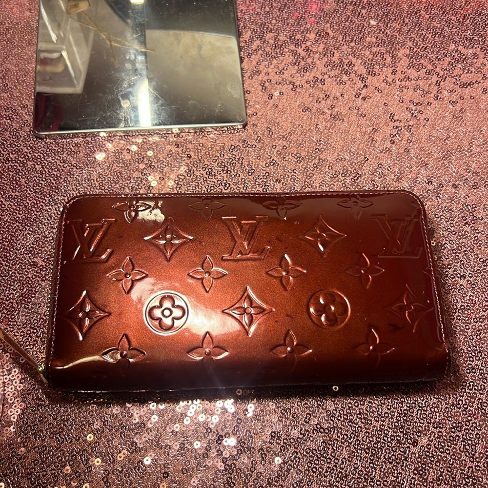 Louis Vuitton Vernis Pomme D'Amour Wallet
